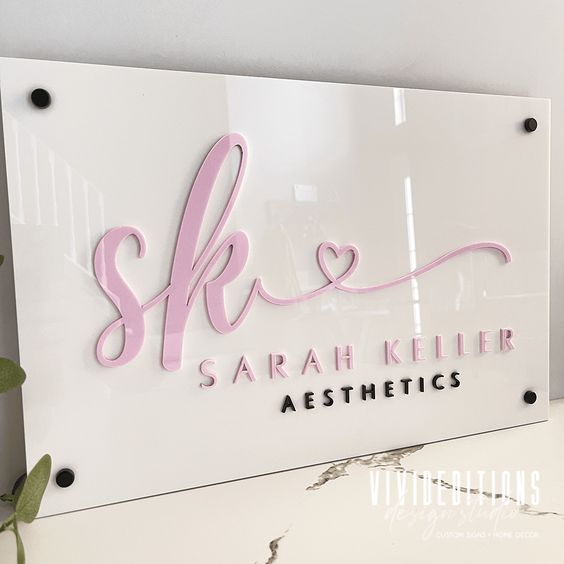 032 | Rectangular logo in 3mm acrylic