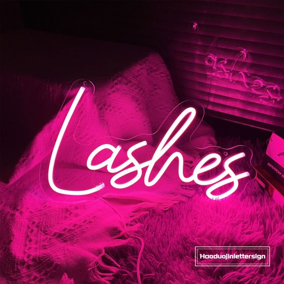 061 | Neon Nails / Lashes / Beauty / Selfie / Love