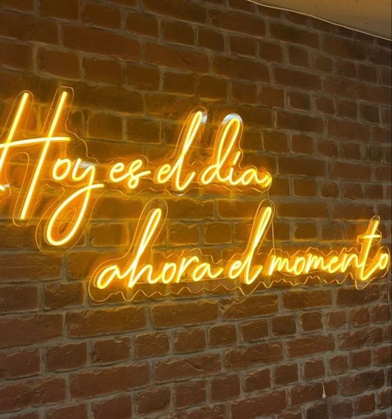 053 | Big phrases in Neon