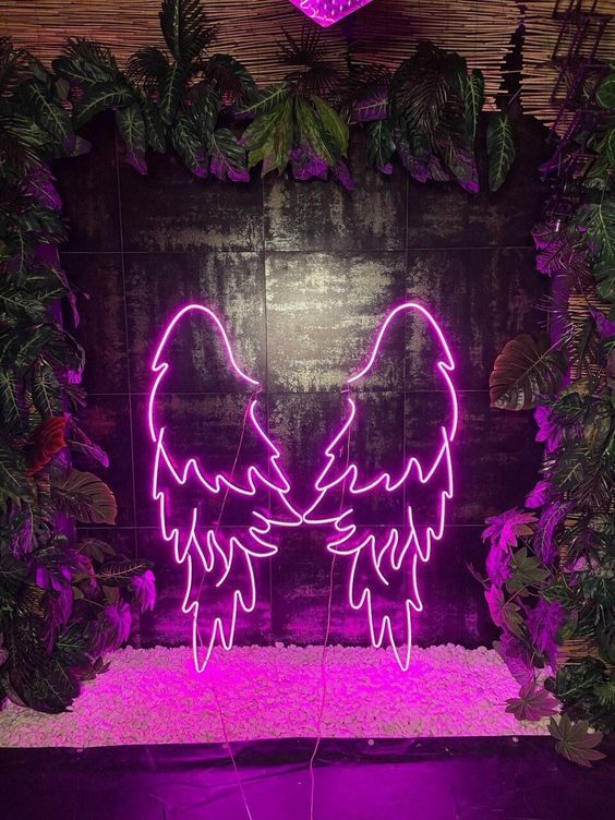 066 | Neon Wings one color