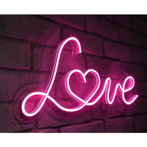 061 | Neon Nails / Lashes / Beauty / Selfie / Love