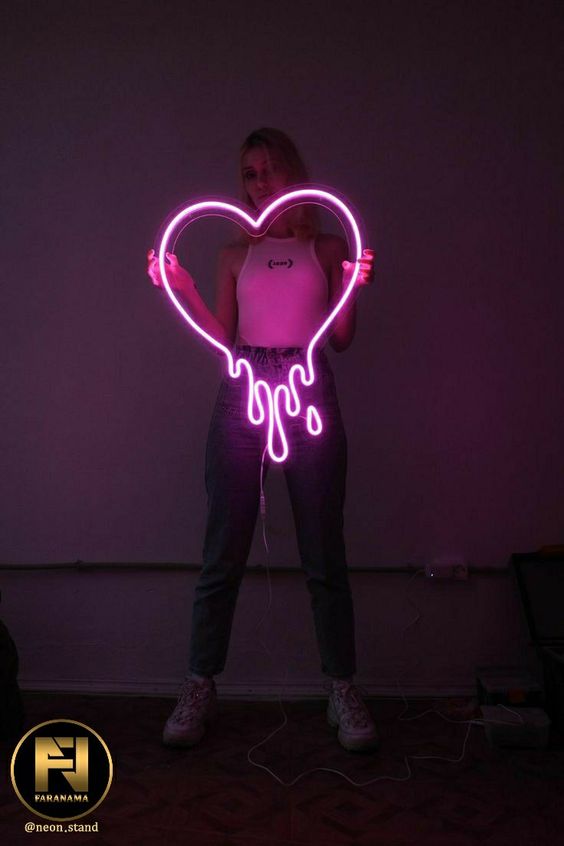 056 | Neon Heart