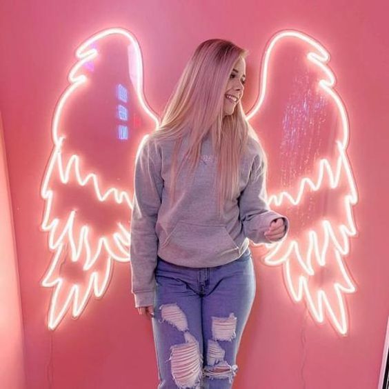 066 | Neon Wings one color