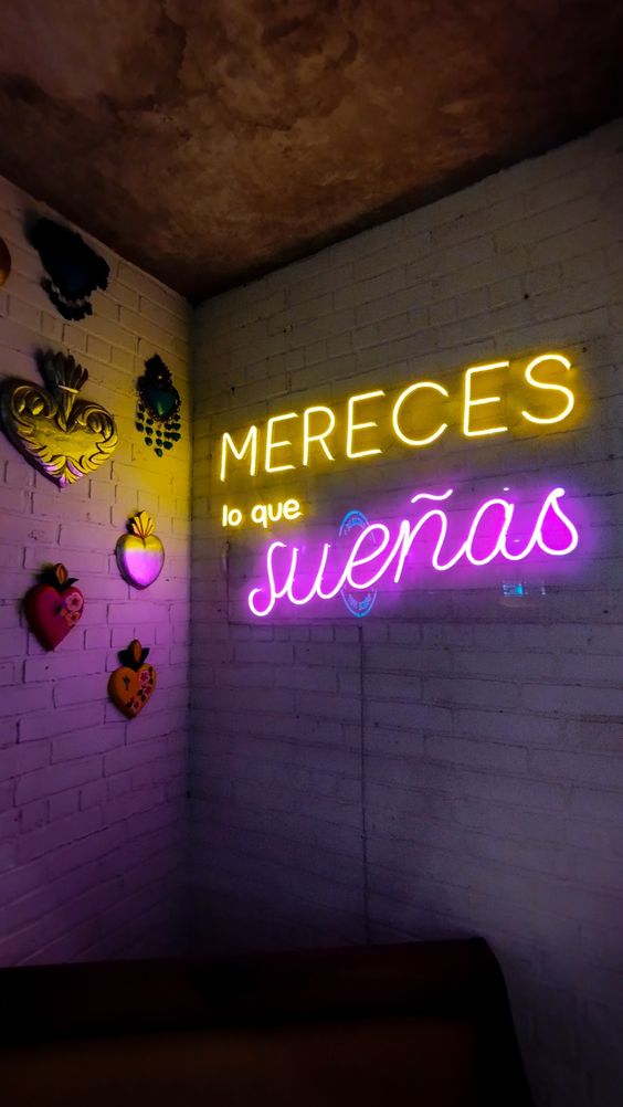 053 | Big phrases in Neon