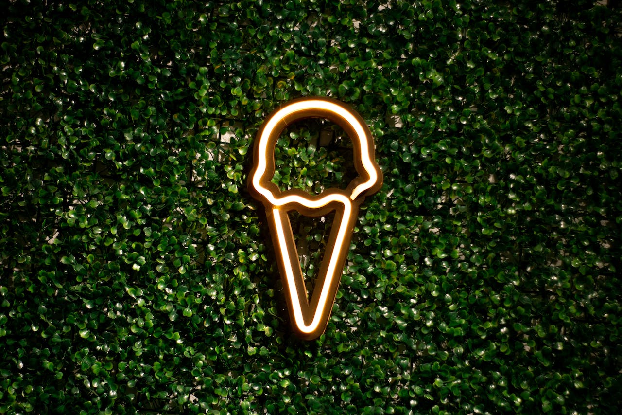 058 | Neon Figure