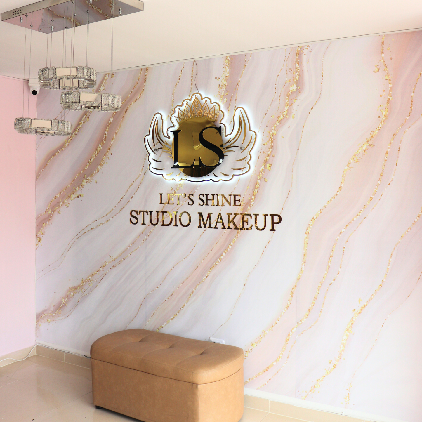 029 | Logo in 3mm acrylic with lighting
