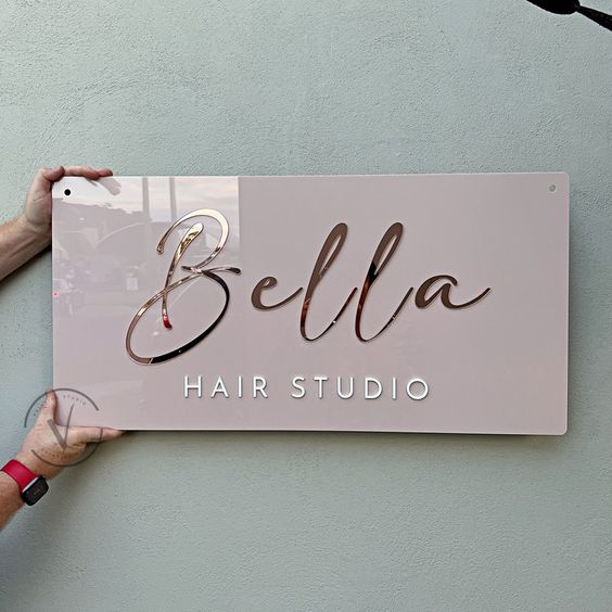 032 | Rectangular logo in 3mm acrylic